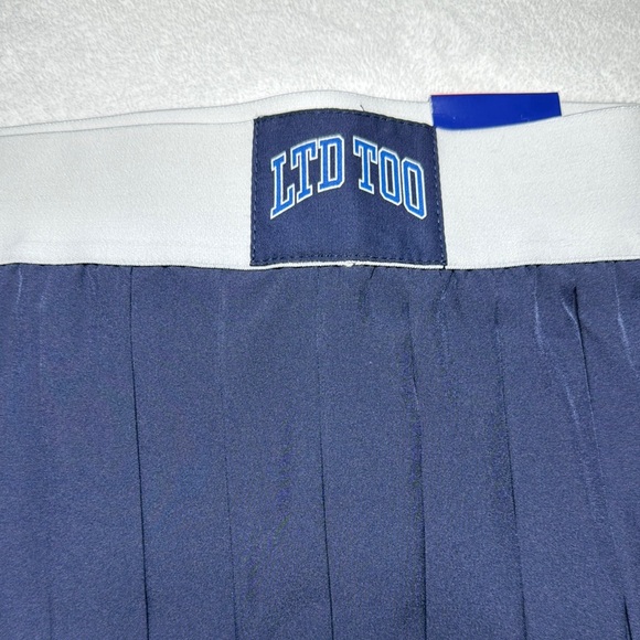 NWT Limited Too Navy Pleated Skirt with Built In Short Juniors Size M - Picture 4 of 7